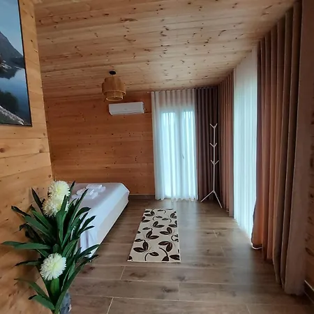 Sajmo Hotel *